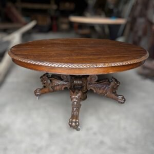 Antigua mesa de comedor Francesa caza renacentista
