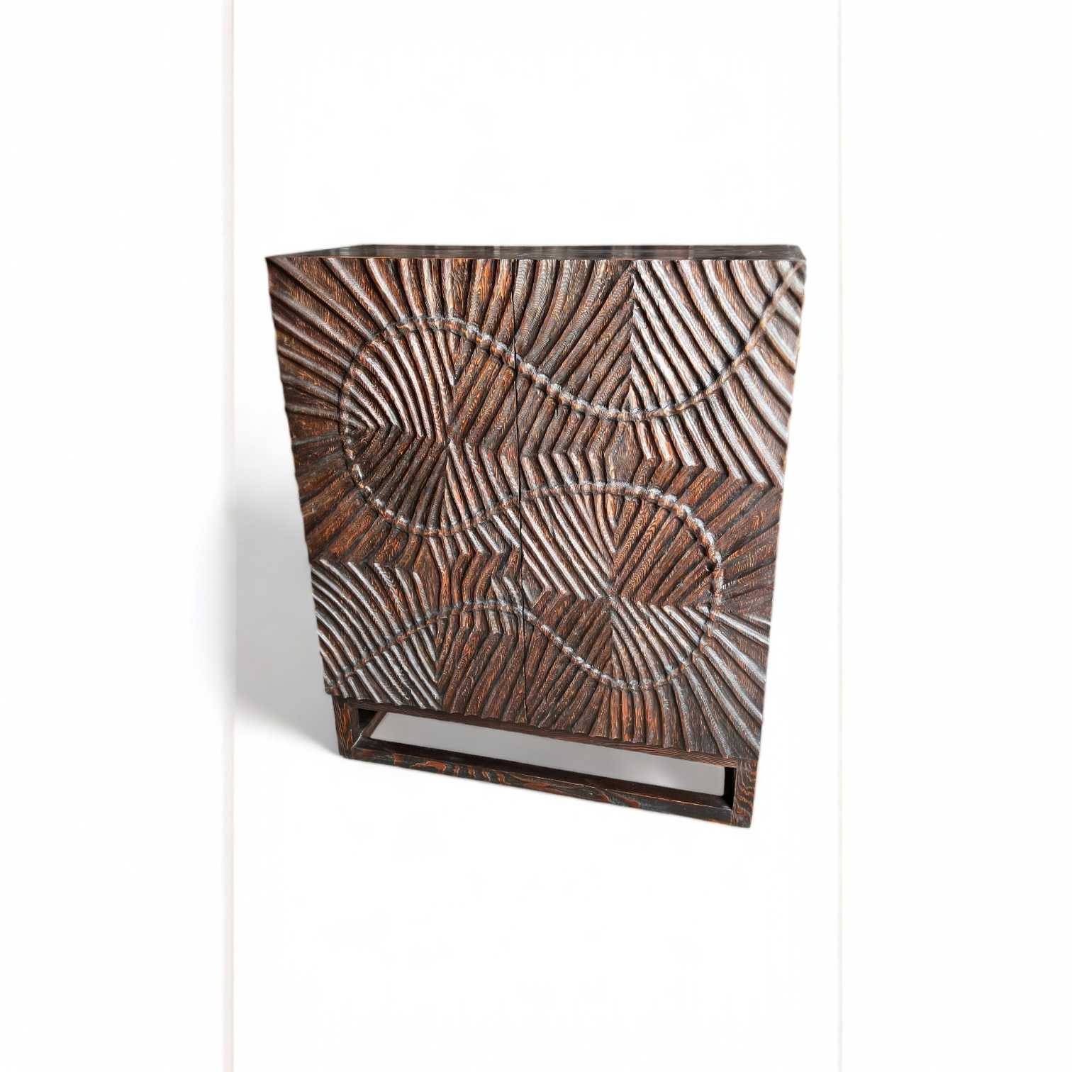 Mueble bar tallado Scorpion